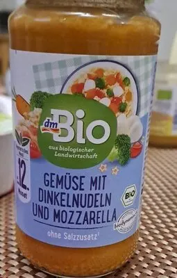 Bio vegetáriánus gyermekmenü zöldség tönkölytésztával és mozzarellával, 12. hónapos kortól