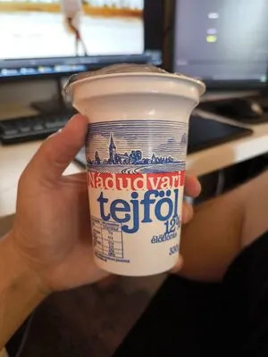 Félzsíros, élőflórás tejföl 12%
