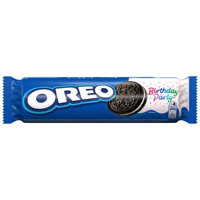 Oreo Birthday Party Karamellízű Töltelékkel Töltött Kakaós Keksz Színes Dekorációs Pelyhekkel