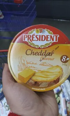 Cheddar ízű, félzsíros, kenhető, ömlesztett sajtkészítmény 8 x 17,5 g (140 g)